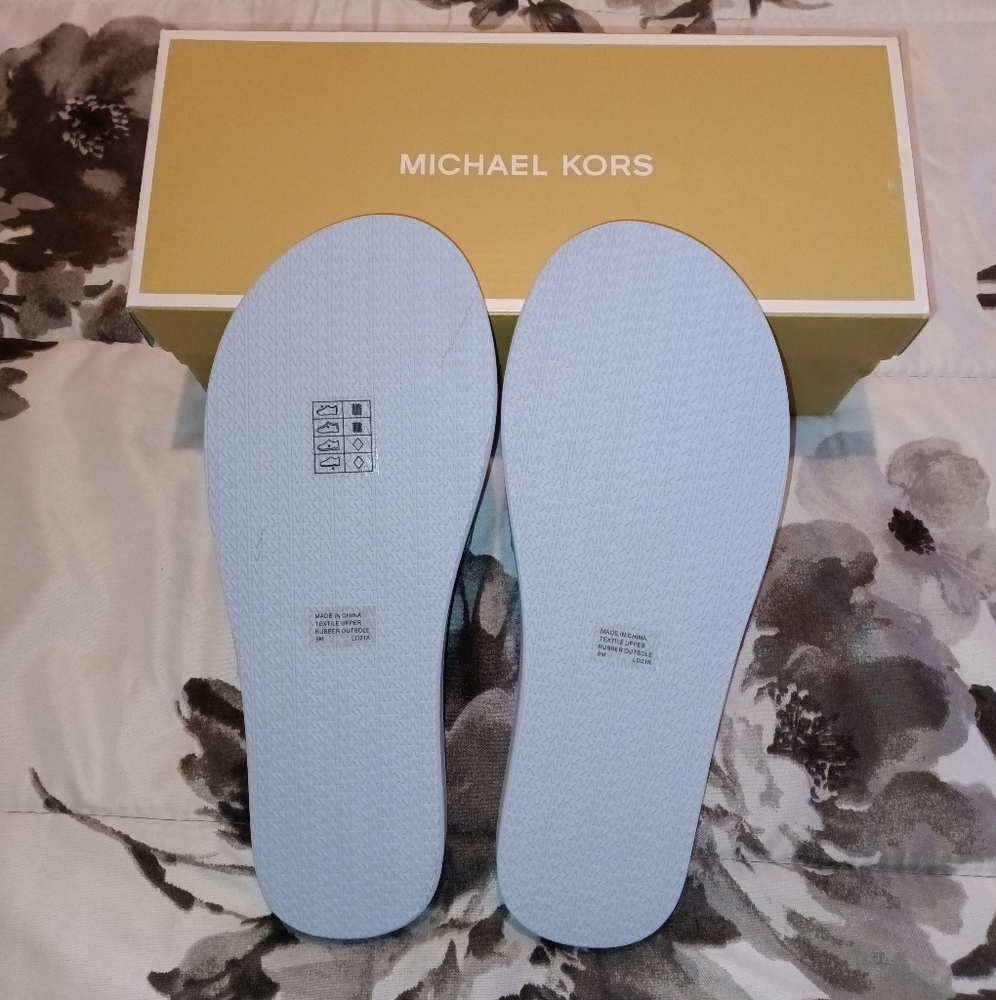 Michael Kors MK Slides Sandals - Picture 10 of 10